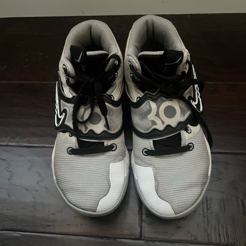 Nike KD Trey 5 Gray and Black Athletic Shoes